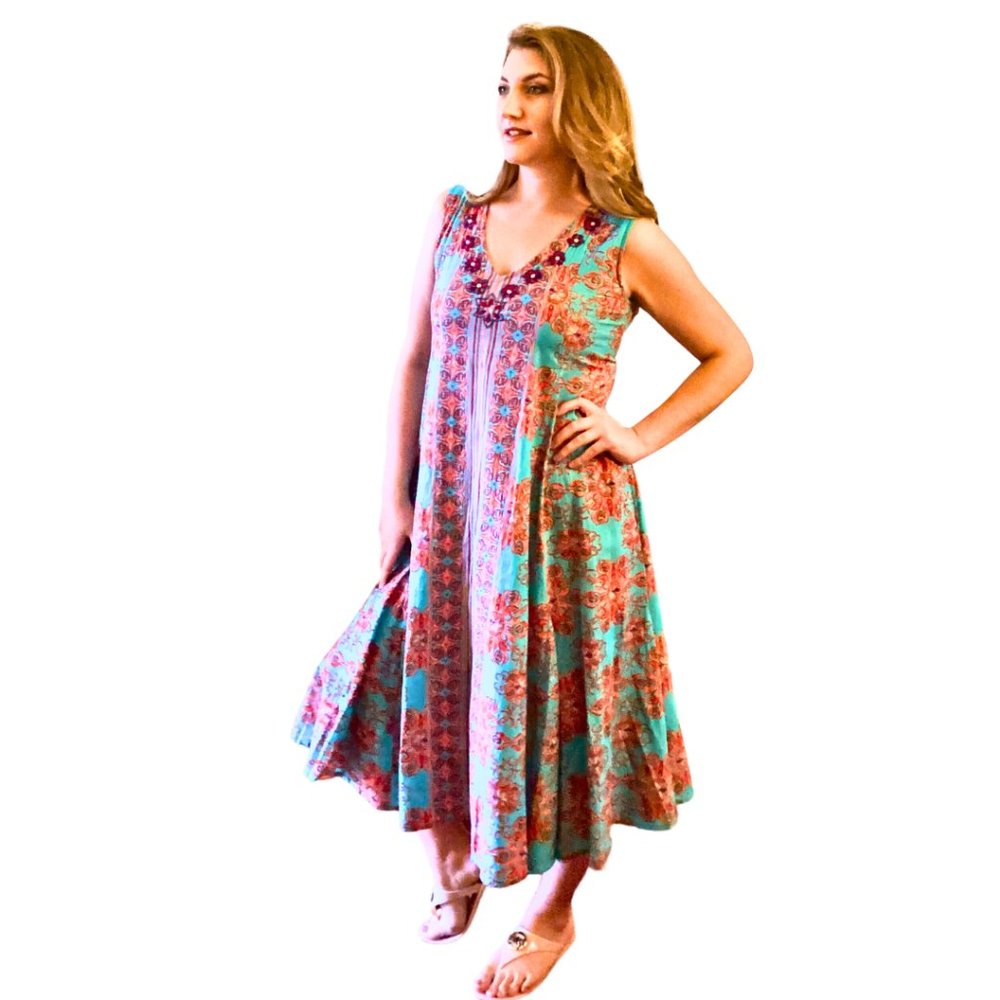 Women’s NWT Printed Maxi Dress with Adjustable Corset Back.